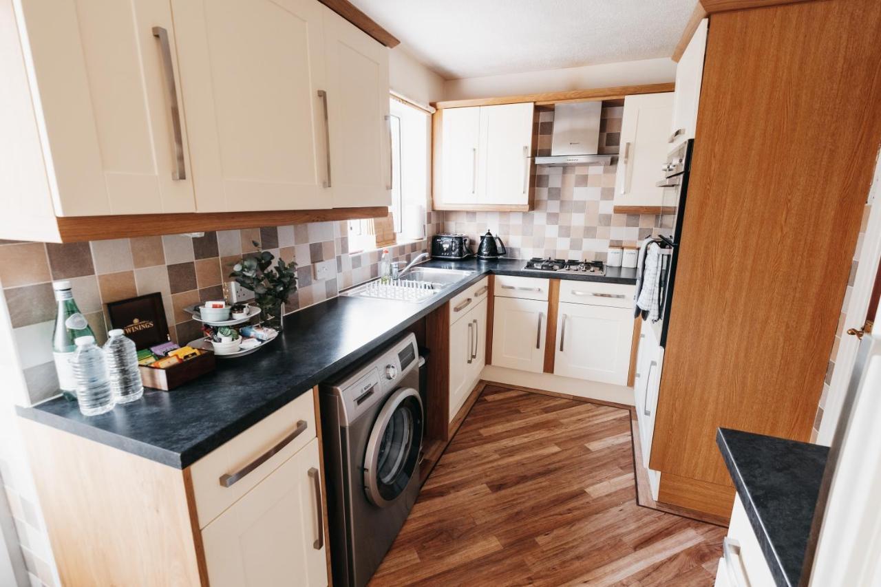 Booker Avenue House - 4 Bedroom House With Garden And Parking Milton Keynes Exterior foto